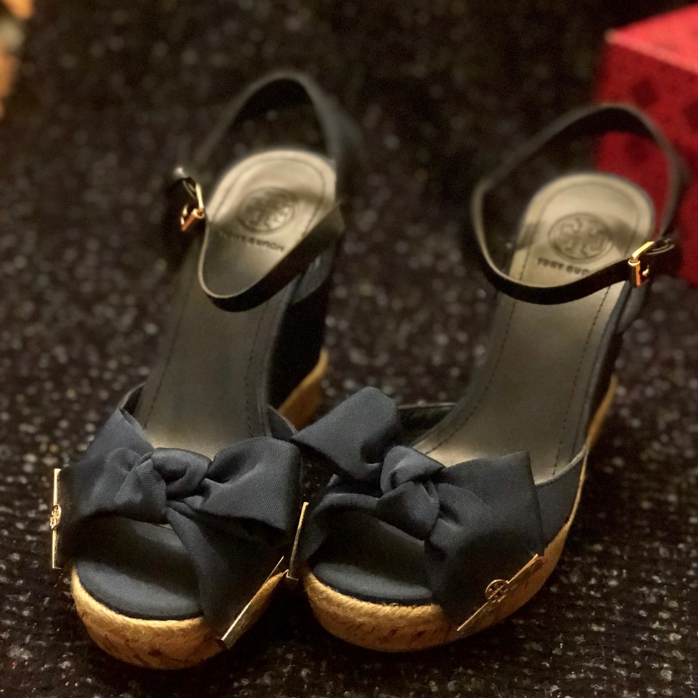 *Brand New* Tory Burch Navy Sandals